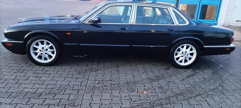 Gebraucht Jaguar XJ8 298 PS (219 kW) 1998 Schwarz Limousine