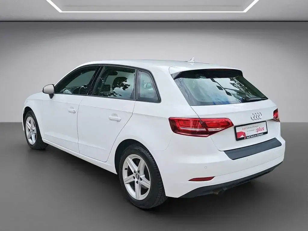 Gebraucht Audi A3 Design 116 PS (85 kW) 2017 Ibisweiß Limousine