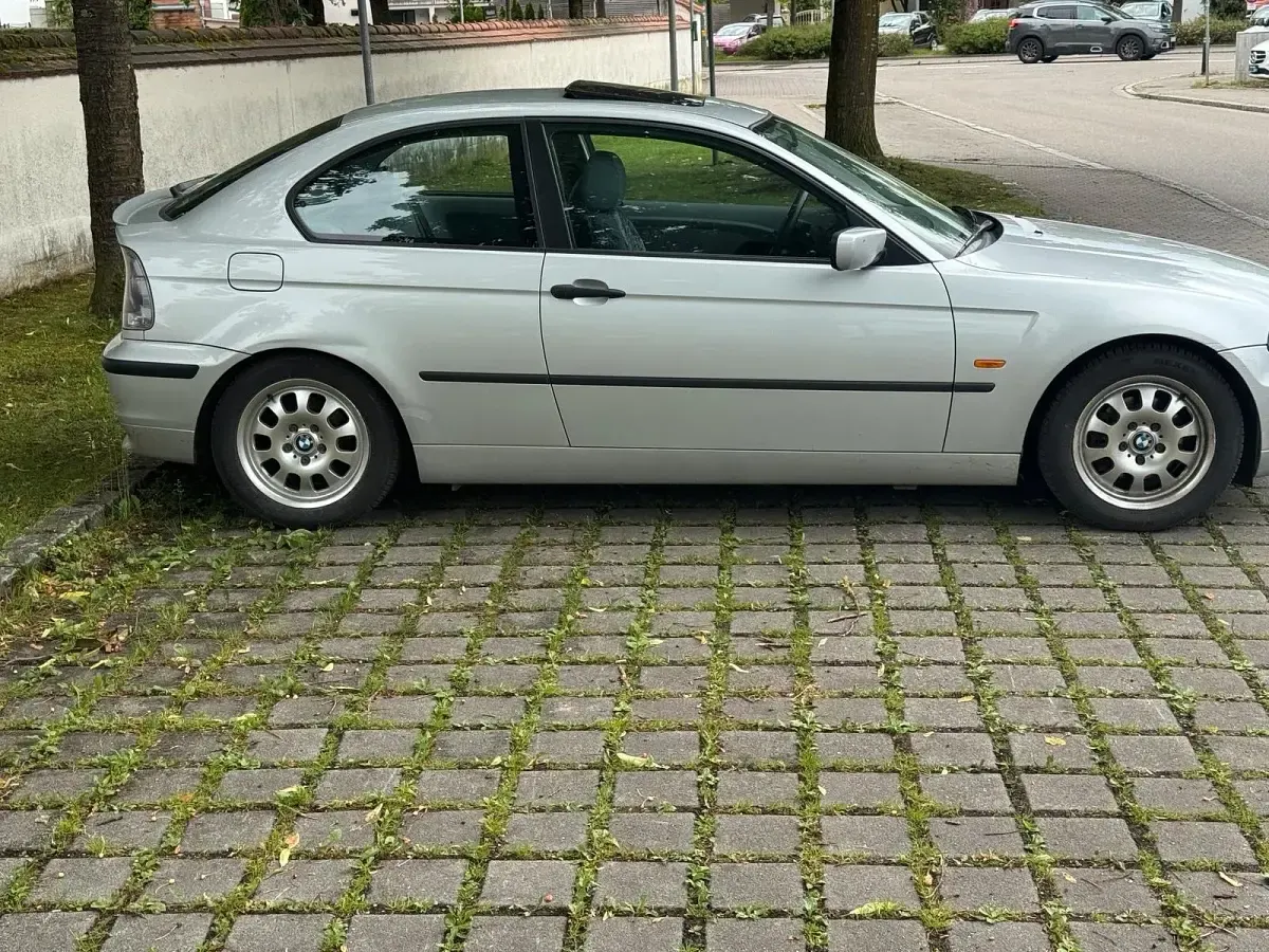 Gebraucht BMW 316 115 PS (84 kW) 2002 Silber Coupé