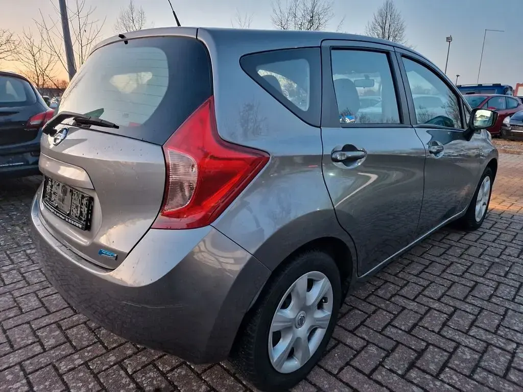 Gebraucht Nissan Note Acenta 80 PS (58 kW) 2013 Grau Kleinwagen