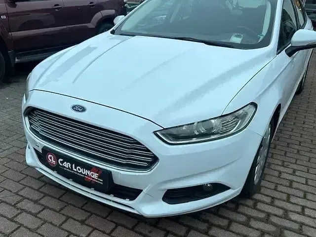 Używany Ford Mondeo Trend 150 KM (110 kW) 2016 Biały Sedan/Limuzyna
