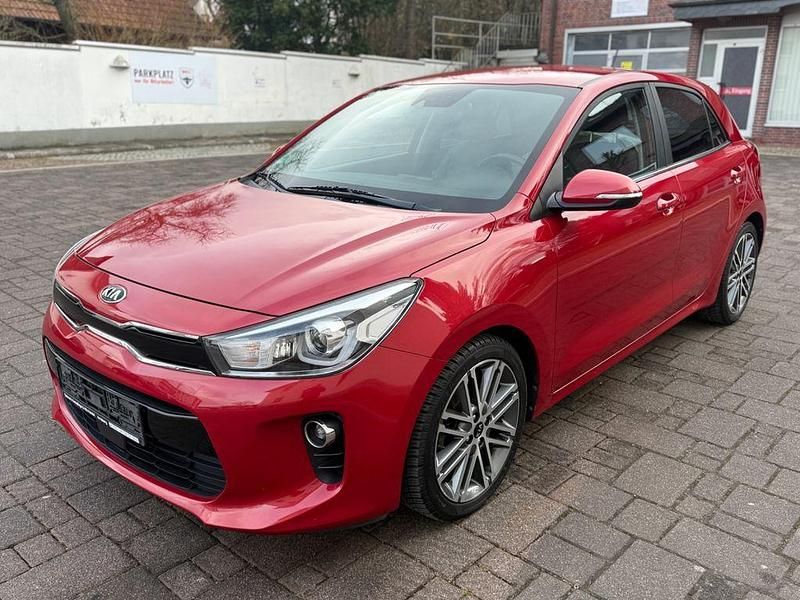 Gebraucht Kia Rio Spirit 99 PS (72 kW) 2017 Rot Limousine