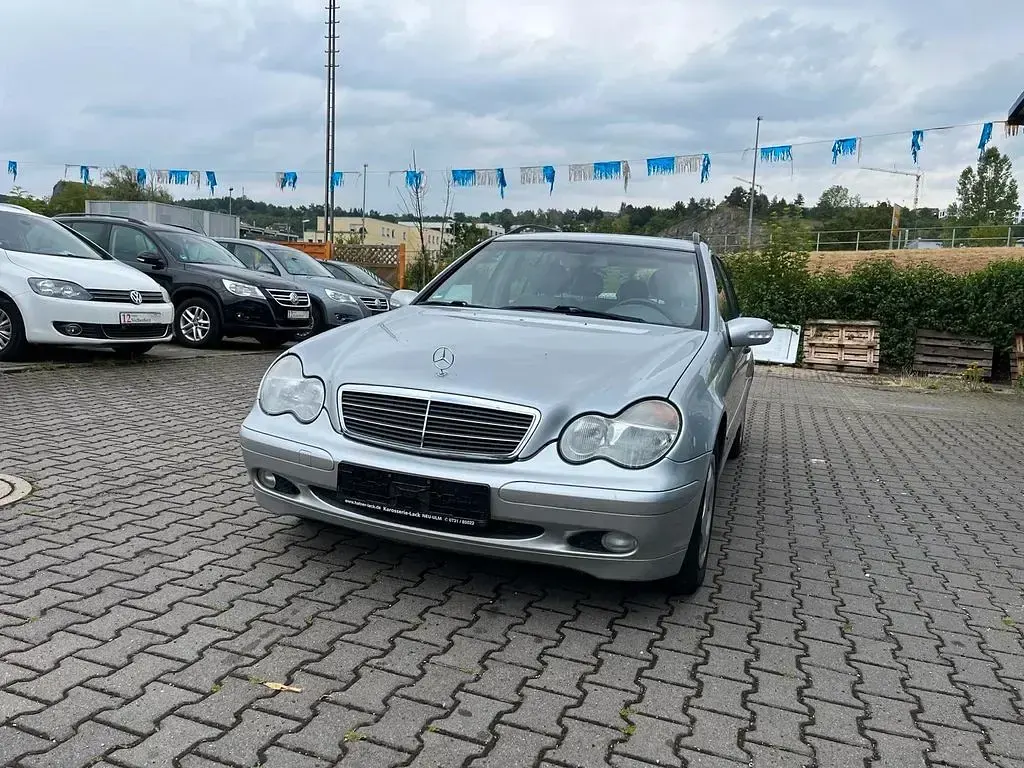 Gebraucht Mercedes C180 Classic 129 PS (94 kW) 2002 Silber Limousine