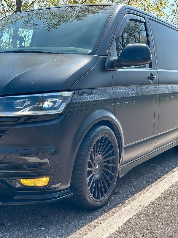 Gebraucht VW Transporter 150 PS (110 kW) 2020 Grau Van