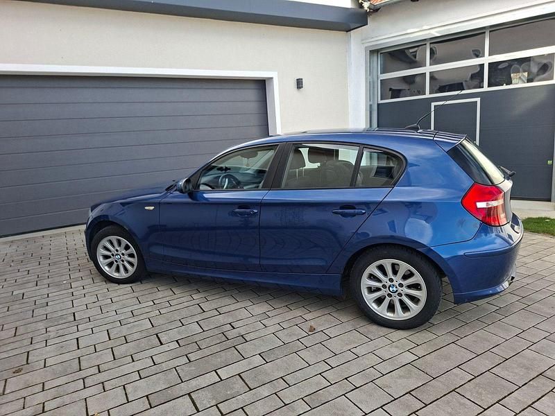 Gebraucht BMW 118 143 PS (105 kW) 2009 Blau Kleinwagen