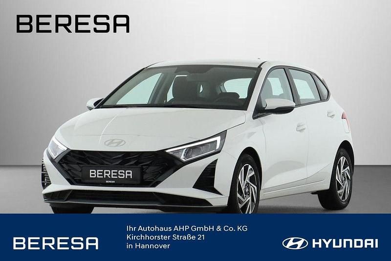 Weiß Neu 2025 Hyundai i20 Trend Limousine | 18.480 € (Guter Preis) - Bild 1/4