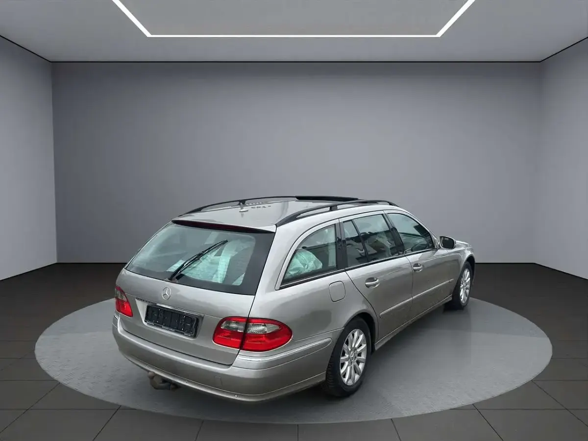 Gebraucht Mercedes E280 190 PS (139 kW) 2006 Cubanitsilber  metallic Kombi
