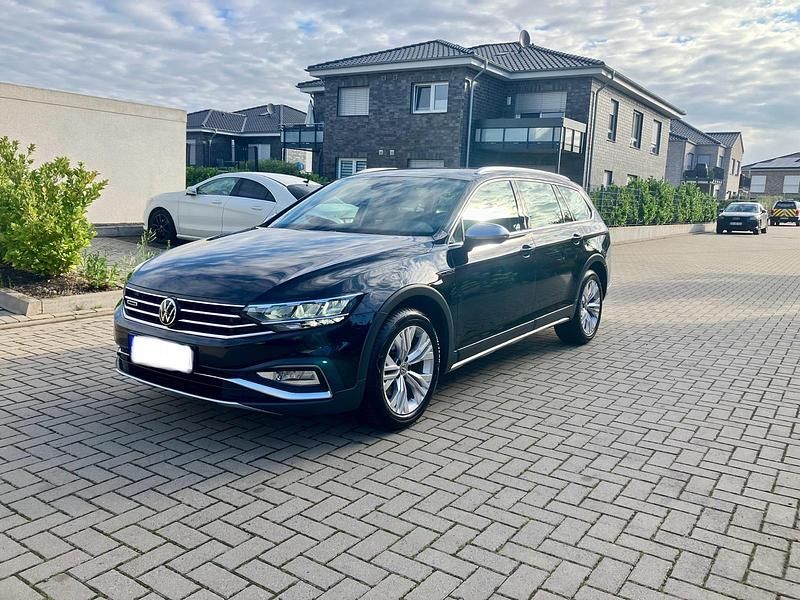 Schwarz Gebraucht 2021 VW Passat Alltrack Kombi | 27.200 € (Guter Preis) - Bild 1/4