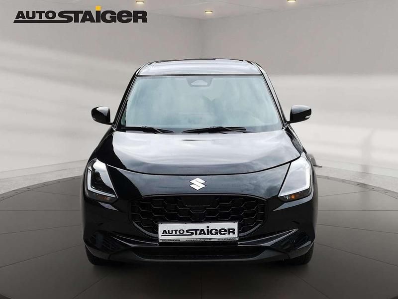 Neu Suzuki Swift 83 PS (61 kW) 2026 Super black pearl Kleinwagen