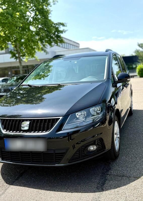 Schwarz Gebraucht 2010 Seat Alhambra Van / Kleinbus | 8.499 € (Fairer Preis) - Bild 1/4