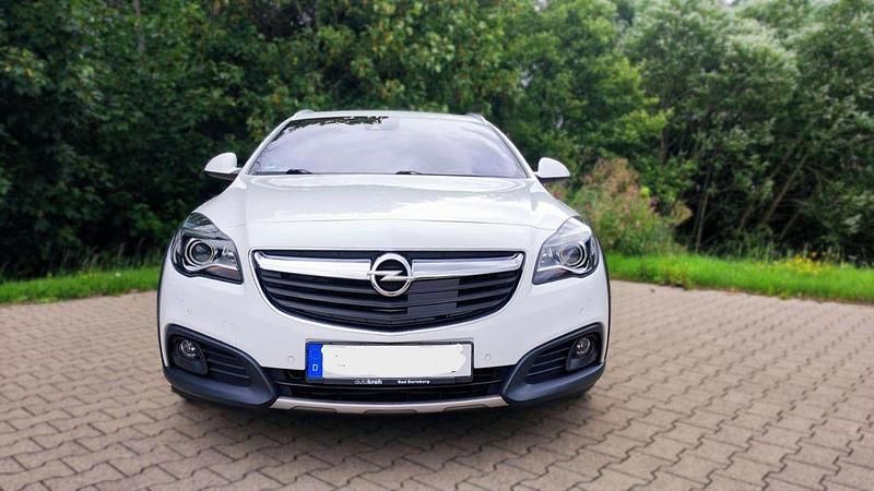Gebraucht Opel Insignia Country Tourer OPC 250 PS (183 kW) 2017 Weiß Kombi