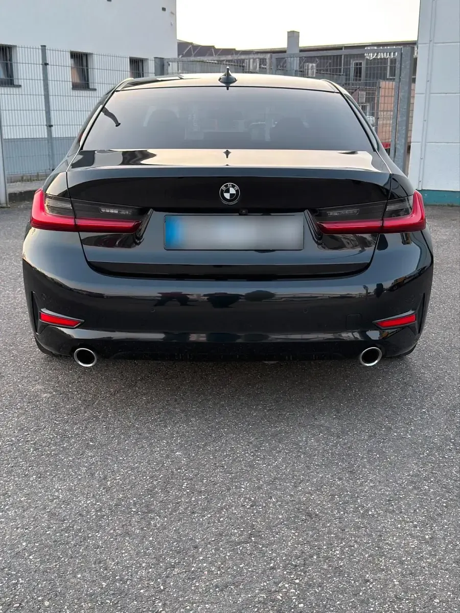Gebraucht BMW 330e 292 PS (214 kW) 2021 Schwarz Limousine