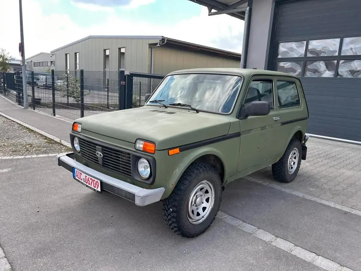 Usata Lada niva 83 CV (61 kW) 2011 Verde SUV