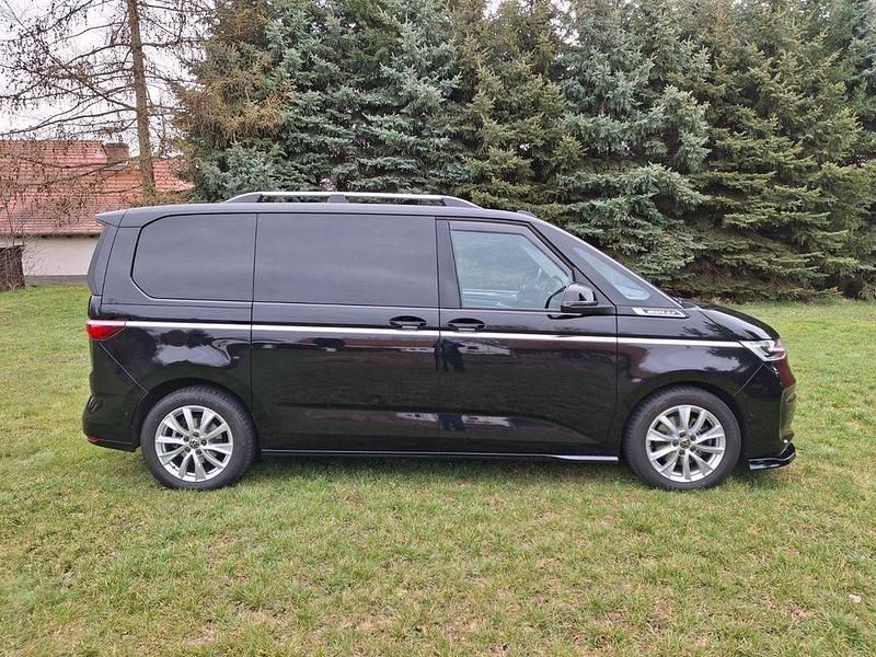 Gebraucht VW Multivan Style 150 PS (110 kW) 2024 Schwarz Van