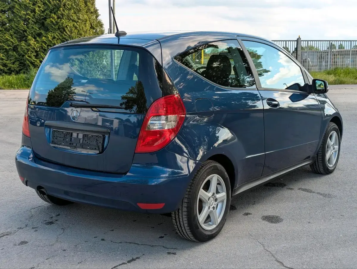 Gebraucht Mercedes A150 95 PS (69 kW) 2009 Blau Kleinwagen