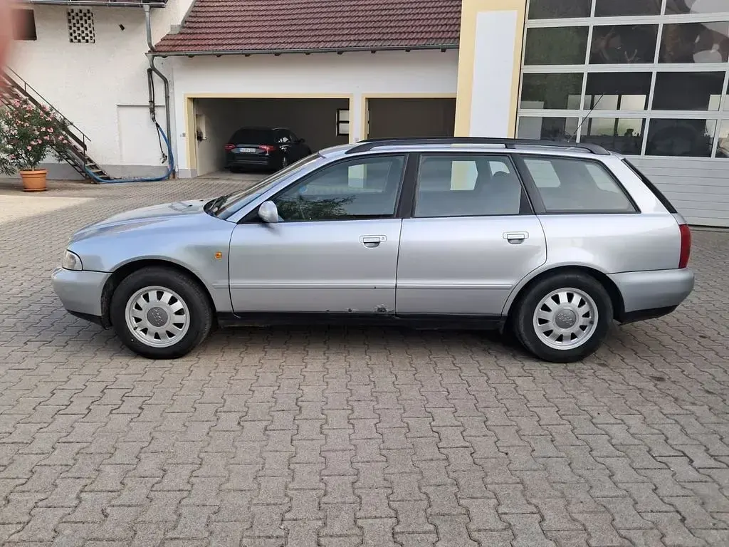 Gebraucht Audi A4 90 PS (66 kW) 1999 Limousine