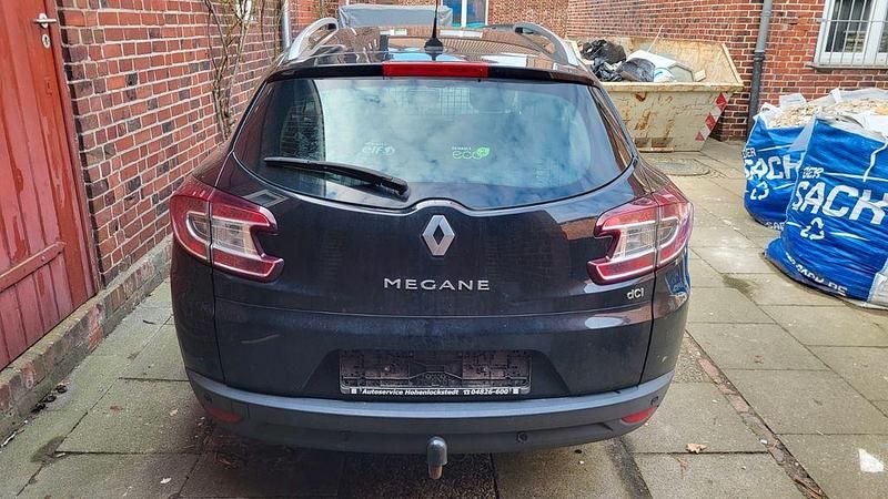 Gebraucht Renault Mégane III 110 PS (80 kW) 2014 Schwarz Limousine