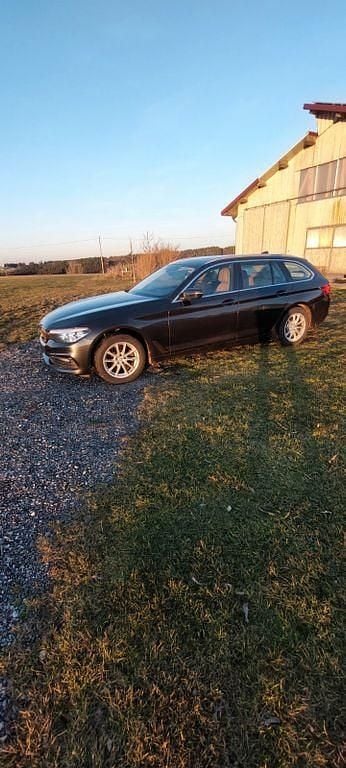 Gebraucht BMW 520 190 PS (139 kW) 2019 Schwarz Kombi