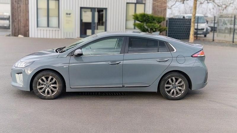 Gebraucht Hyundai Ioniq Premium 100 kW (136 PS) 2020 Grau Kleinwagen