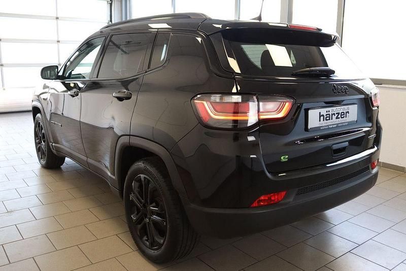 Käytetty Jeep Compass Night Eagle 131 HP (96 kW) 2023 Musta Katumaasturi