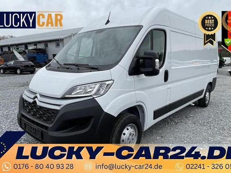 Weiß, lackierung weiss icy/deckende lackierung (b0npr/b0mp0) Gebraucht 2023 Citroën Jumper Van / Kleinbus | 30.040 € (Etwas zu teuer) - Bild 1/3
