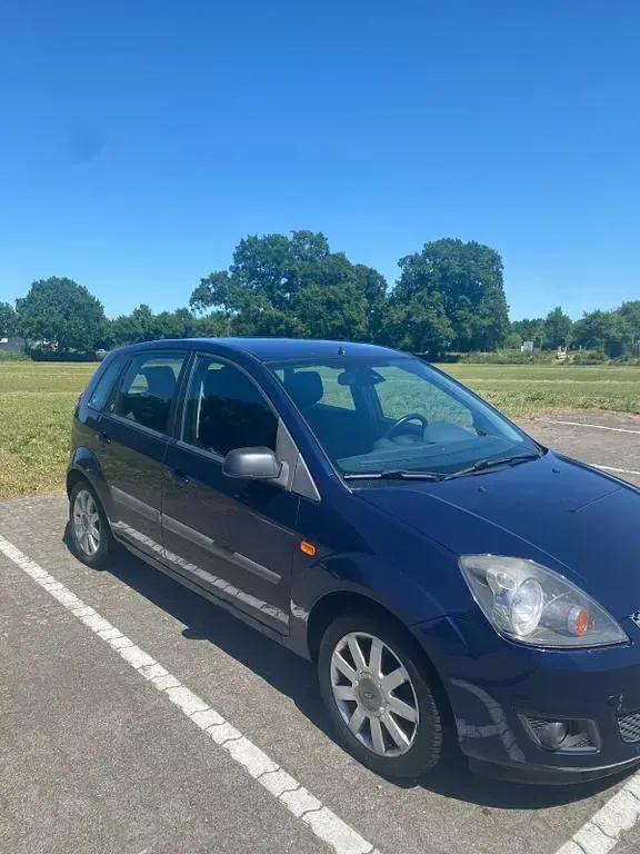 Gebraucht Ford Fiesta Ghia 80 PS (58 kW) 2006 Blau Kleinwagen