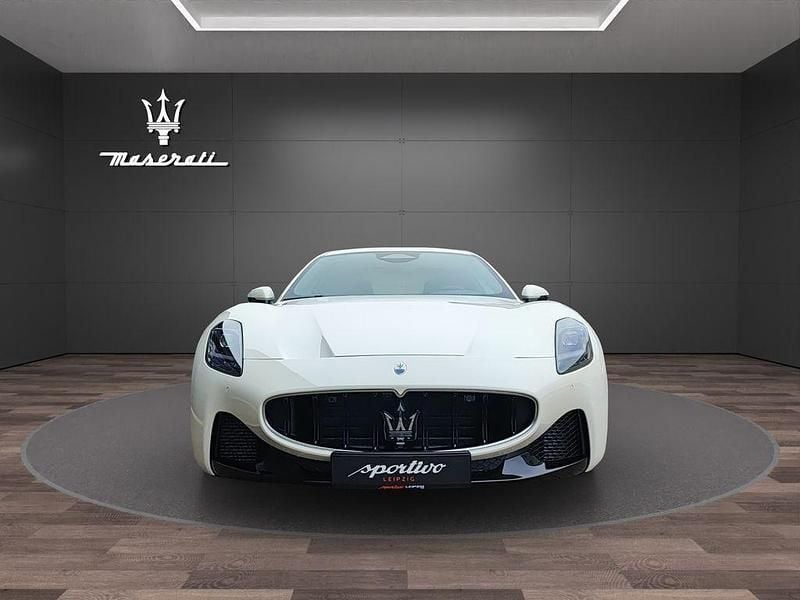 Gebraucht Maserati Granturismo 491 PS (361 kW) 2024 Bianco pastello Coupé