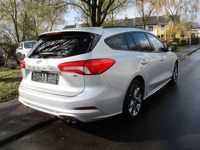 Gebraucht Ford Focus ST 125 PS (91 kW) 2020 Silber Limousine