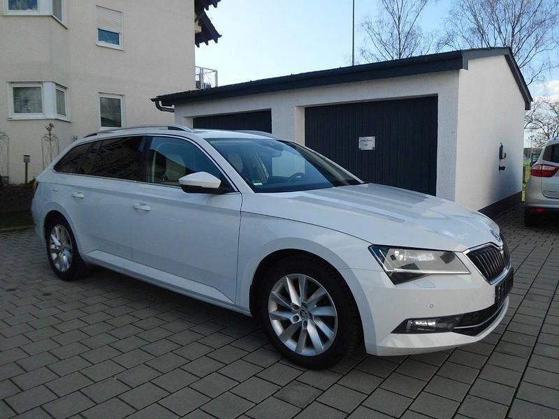 Gebraucht Skoda Superb Style 179 PS (131 kW) 2016 Weiß Kombi