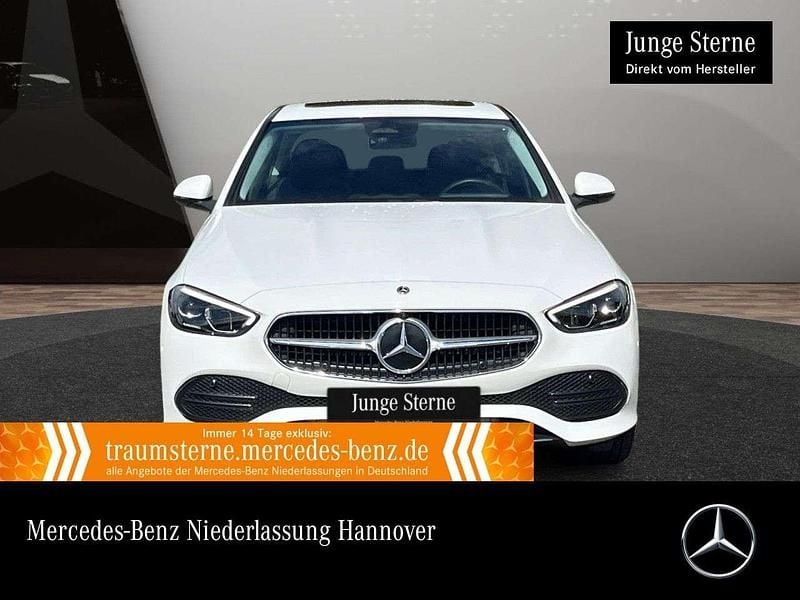 Weiß Gebraucht 2024 Mercedes C300e Avantgarde Limousine | 40.490 € (Guter Preis) - Bild 1/3