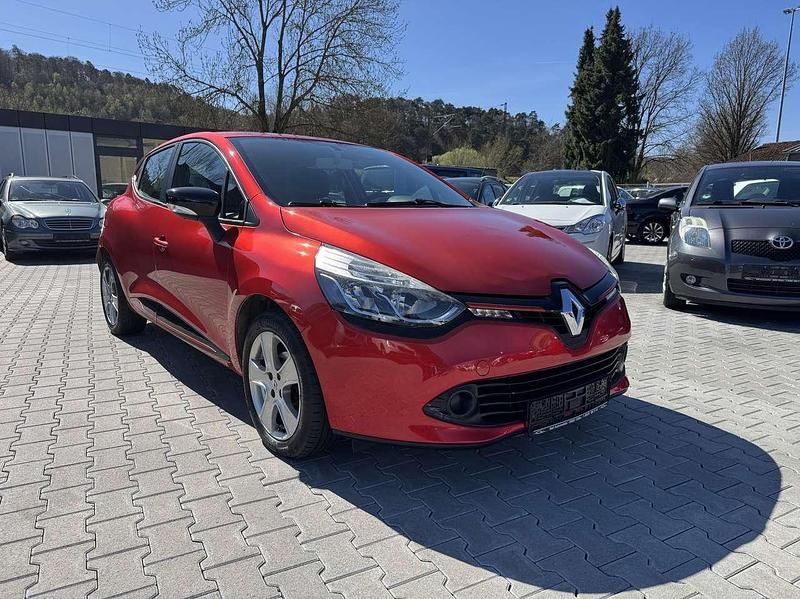 Gebraucht Renault Clio IV Dynamique 73 PS (53 kW) 2013 Feuerrot Kleinwagen