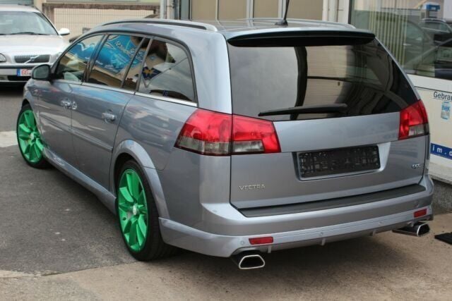 Gebraucht Opel Vectra OPC 280 PS (205 kW) 2008 Silber metallic Kombi