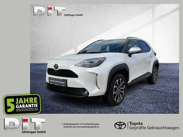 Platinum white pearl mc. Gebraucht 2024 Toyota Yaris Cross SUV | 25.990 € (Guter Preis) - Bild 1/4