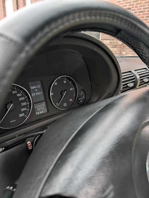 Gebraucht Mercedes C220 150 PS (110 kW) 2004 Schwarz Coupé