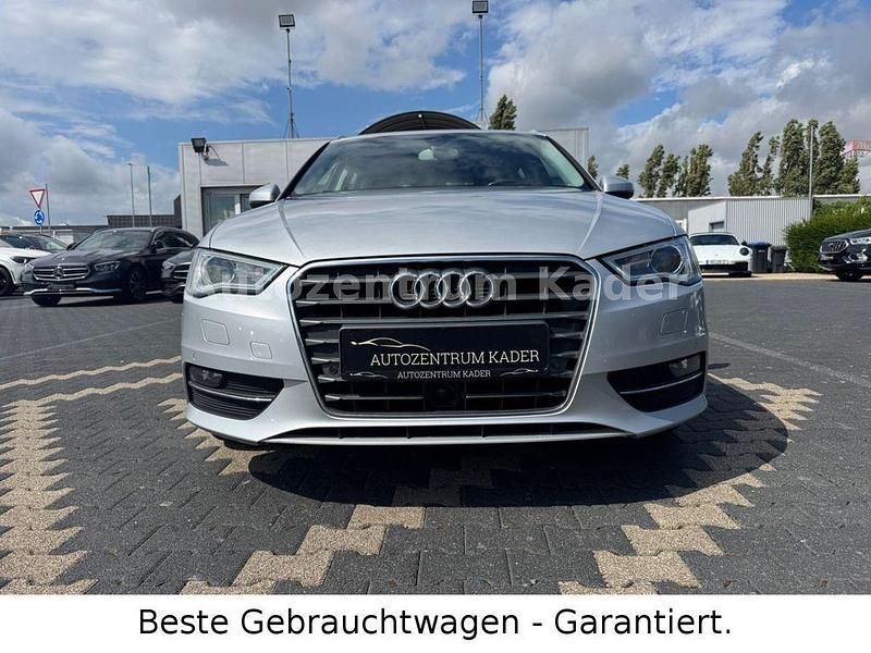 Eissilber Gebraucht 2014 Audi A3 Sportback Attraction Limousine | 13.900 € (Fairer Preis) - Bild 1/4