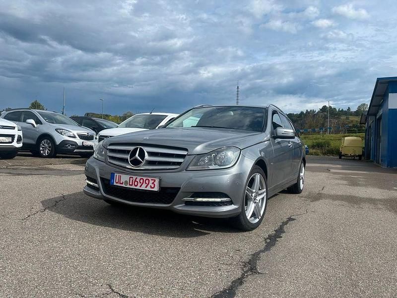 Silber Gebraucht 2012 Mercedes C200 Kombi | 7.400 € (Fairer Preis) - Bild 1/4