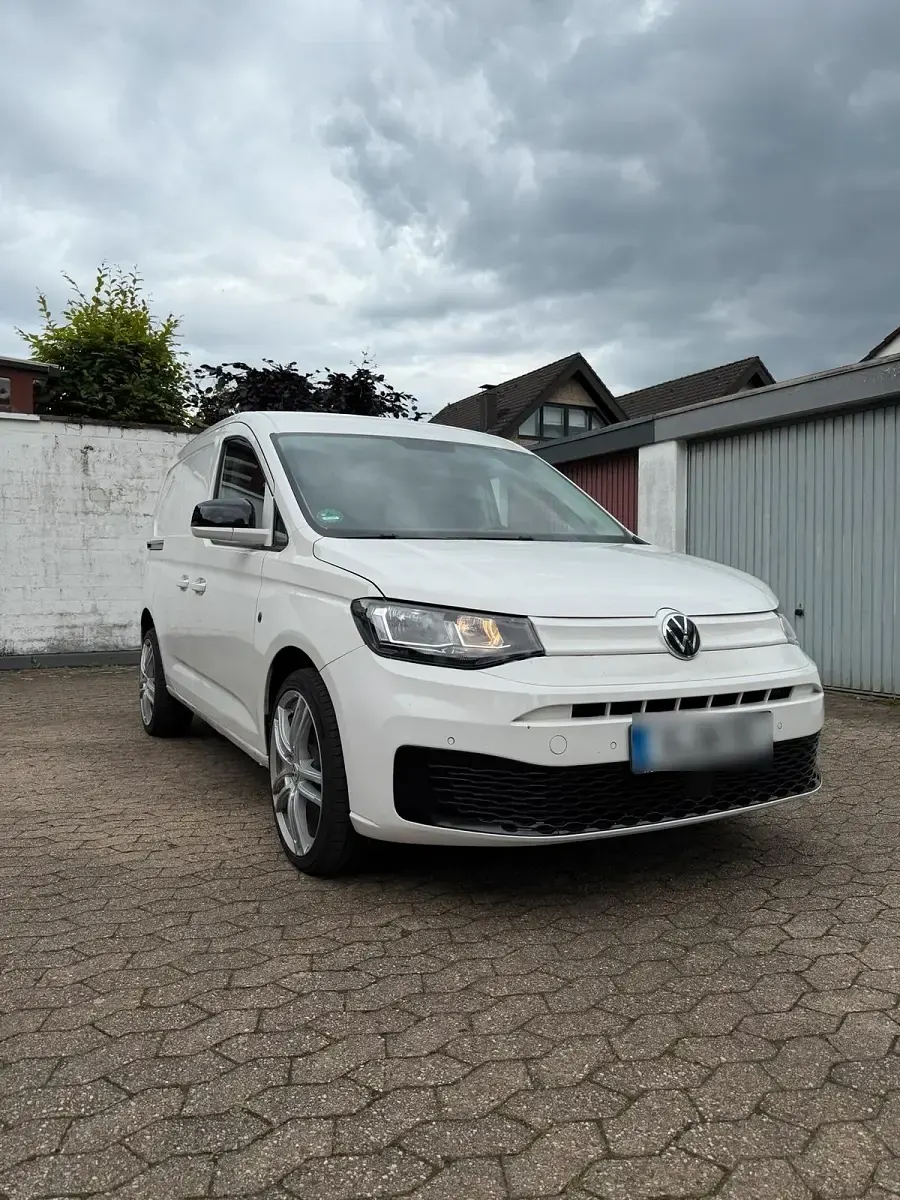 Gebraucht VW Caddy R 75 PS (55 kW) 2021 Weiß Van / Kleinbus
