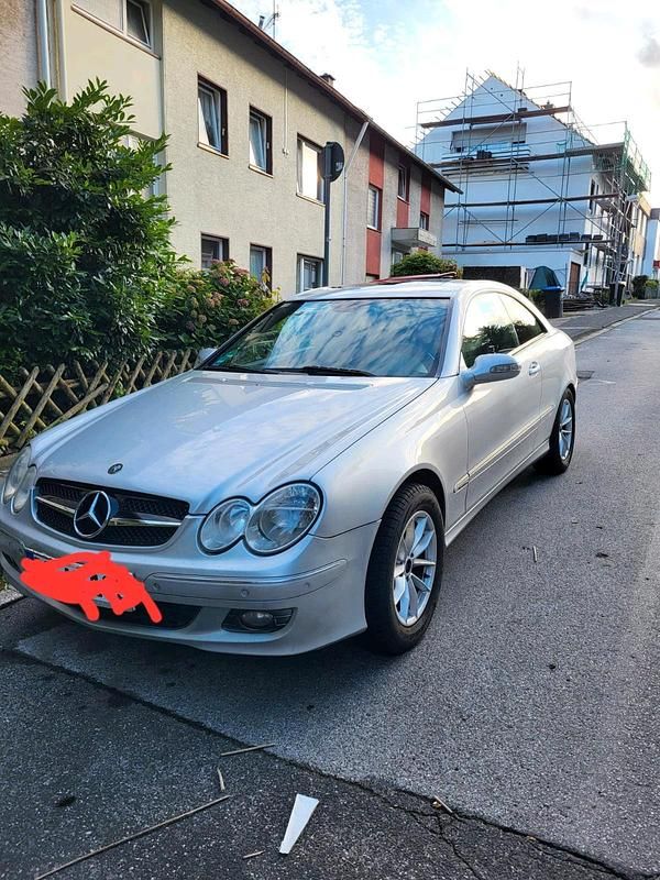 Grau Gebraucht 2005 Mercedes CLK220 Coupé | 6.500 € - Bild 1/4