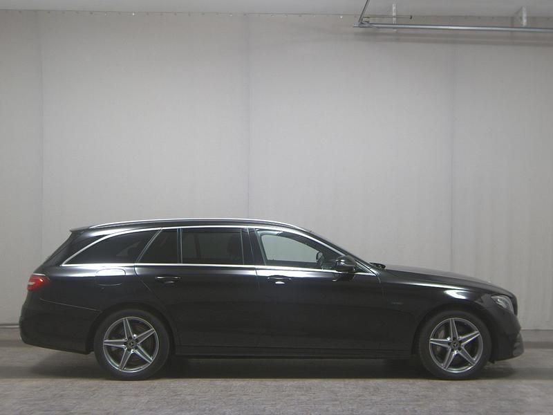 Gebraucht Mercedes E300 AMG line 306 PS (225 kW) 2020 Schwarz Kombi