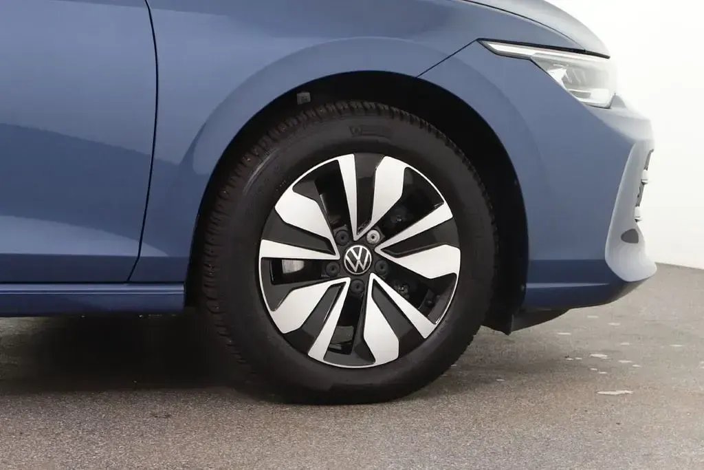 Gebraucht VW Golf VIII Goal 150 PS (110 kW) 2025 Anemonenblau metallic Limousine