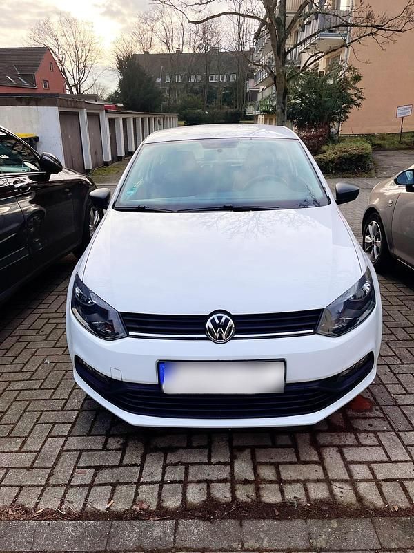 Gebraucht VW Polo 60 PS (44 kW) 2014 Weiß Limousine