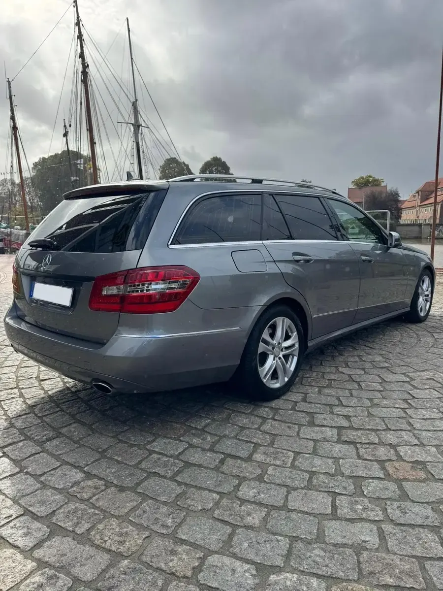 Gebraucht Mercedes E300 231 PS (169 kW) 2012 Grau Kombi