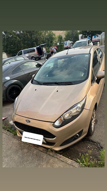 Beige Gebraucht 2017 Ford Fiesta Trend Kleinwagen | 8.600 € (Fairer Preis) - Bild 1/4