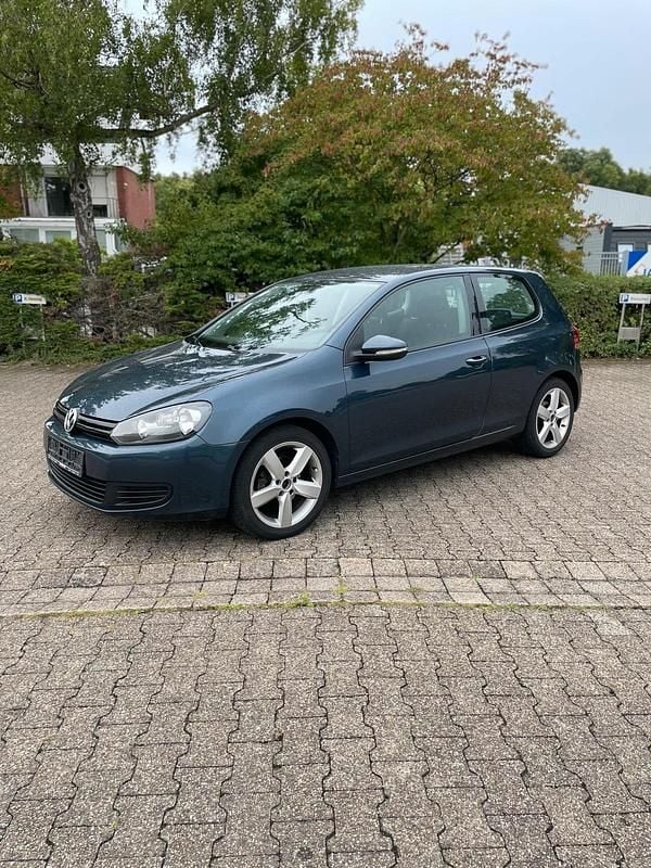Blau Gebraucht 2011 VW Golf VI Kleinwagen | 3.899 € (Guter Preis) - Bild 1/4