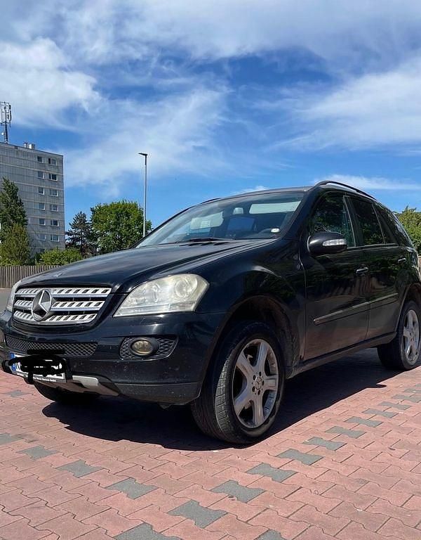 Schwarz Gebraucht 2007 Mercedes ML280 SUV | 7.500 € (Guter Preis) - Bild 1/4