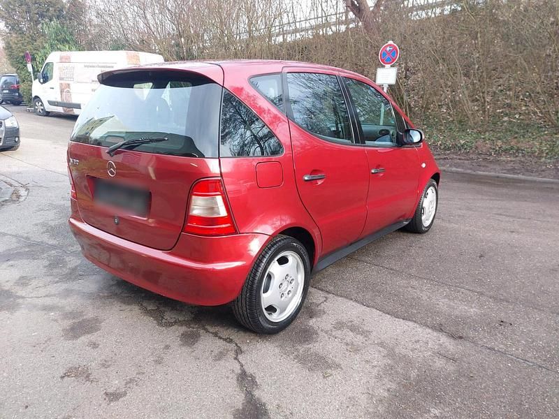 Gebraucht Mercedes A160 Elegance 102 PS (75 kW) 1999 Rot Kleinwagen