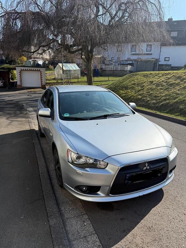 Gebraucht Mitsubishi Lancer 140 PS (102 kW) 2011 Silber Limousine