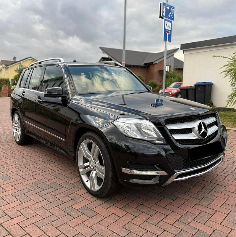 Schwarz Gebraucht 2013 Mercedes GLK220 SUV | 10.799 € (Guter Preis) - Bild 1/4