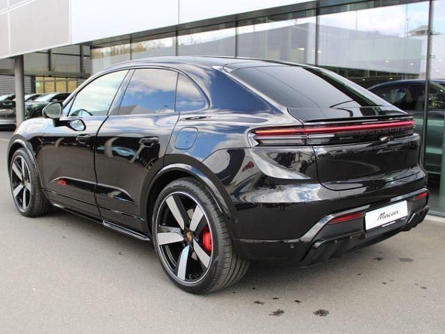 Neu Porsche Macan GTS 419 kW (571 PS) 2026 Tiefschwarzmetallic SUV