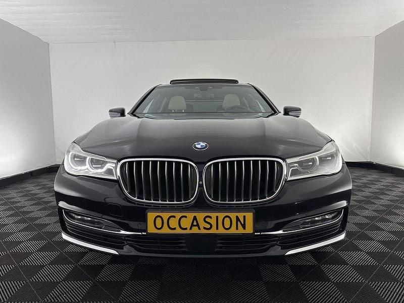Gebraucht BMW 740 iPerformance 326 PS (239 kW) 2017 Schwarz Limousine